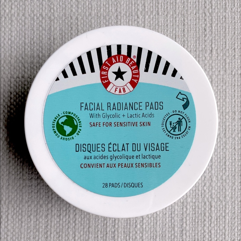 First Aid Beauty Facial Radiance Pads 28 pads